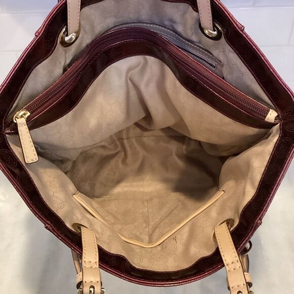 Michael Kors Embossed Merlot Signature Patent Leather EW Jet SetTote - Picture 12 of 14